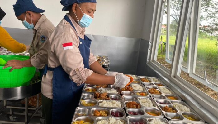 Mendikdasmen Pastikan Program Makan Bergizi Gratis Lanjut, Skema Penyaluran Bakal Disesuaikan