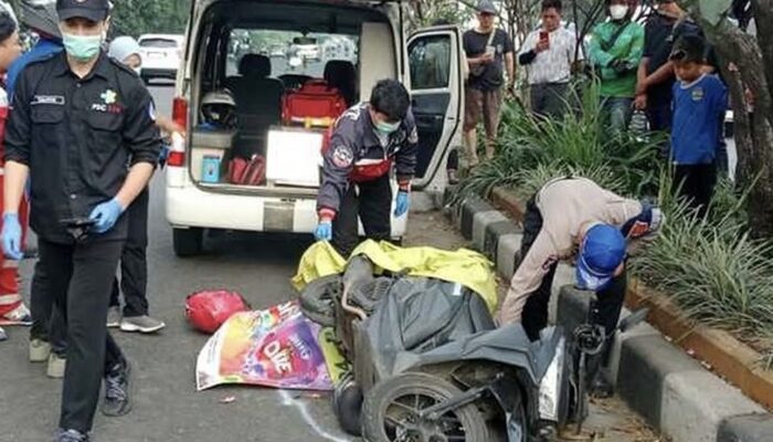 Gagal Menyalip dan Terperosok Lubang, Driver Ojol Tewas Terlindas Bus Damri di Bandung