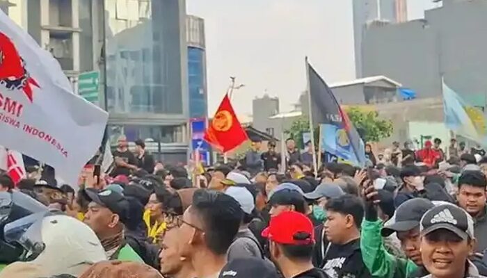 Mahasiswa Gelar Aksi di Dukuh Atas, Bawa Lima Tuntutan untuk Pemerintah