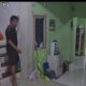 Panik Usai Viral Terekam CCTV, Maling di Karawang Kembalikan HP dan Tas Curian