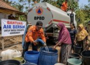 BPBD Karawang Salurkan 75 Ribu Liter Air Bersih untuk 3 Desa Terdampak Kemarau
