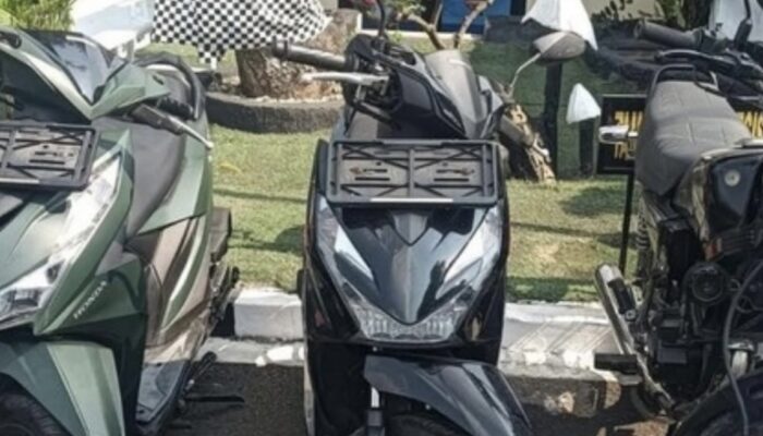Berbekal Sinyal GPS, Polsek Jatiuwung Tangkap 3 Penadah Motor Curian di Karawang