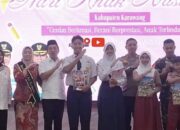 Hari Anak Nasional, Bupati Karawang Luncurkan Program LKS Gratis untuk Siswa SD dan SMP Negeri