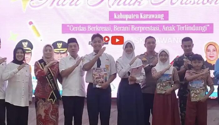 Hari Anak Nasional, Bupati Karawang Luncurkan Program LKS Gratis untuk Siswa SD dan SMP Negeri