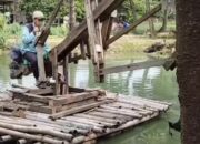 Kreatif! Pria Asal Cikampek Ciptakan Ekskavator Mini dari Kayu