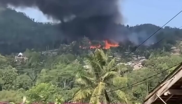 Kebakaran Melanda Kampung Adat Ciptamulya, 70 Rumah Hangus Terbakar