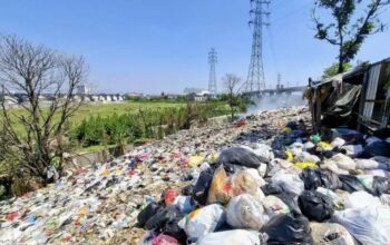 Memasuki Musim Kemarau, DLH Karawang Minta Warga Hentikan Kebiasaan Membakar Sampah