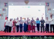 Takjub! Bupati Aep Gratiskan Modul Siswa SD dan SMP di Karawang