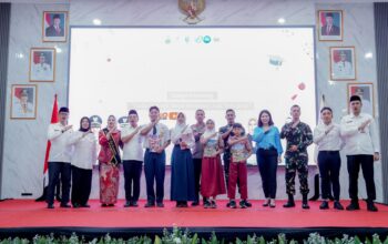 Takjub! Bupati Aep Gratiskan Modul Siswa SD dan SMP di Karawang