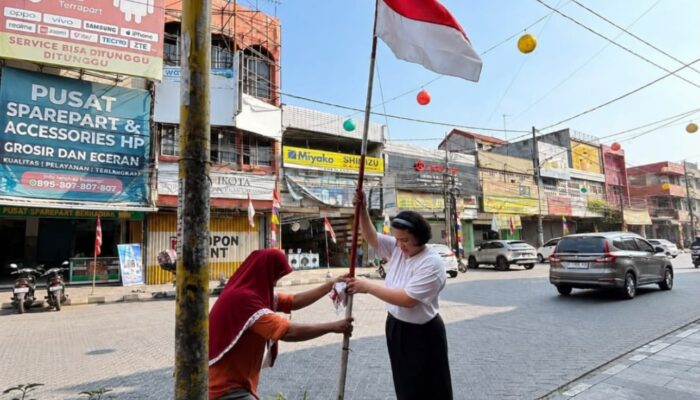 Merah Putih Mulai Menghiasi Tuparev, Jejak Sejarah Kota Tua Karawang Kembali Terlihat
