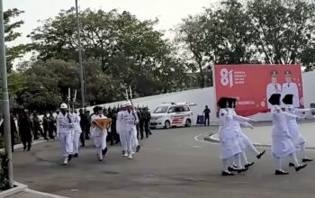Detik-Detik Pengibaran Bendera Merah Putih HUT RI ke-81 di Karawang Berjalan Khidmat