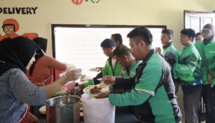 Polresta Karawang Resmikan Warung Ojol, Sediakan 100 Porsi Makanan Gratis Tiap Pekan
