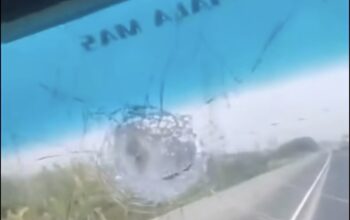 Viral! Bus Rombongan Aliansi Masyarakat Pati Bersatu Dilempar Batu di Tol Japek