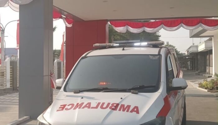 Tim Medis Evakuasi 3 Korban Kecelakaan di Jalan Baru Karawang, 1 Orang Meninggal Dunia