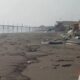 Geger! Ceceran Diduga Oil Spill Muncul di Pantai Cemara Jaya Karawang