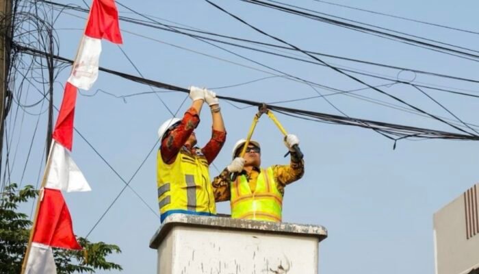 Tingkatkan Estetika Perkotaan, Pemkab Karawang Instruksikan Penanaman Kabel Udara ke Bawah Tanah