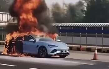 Diduga Alami Korsleting, Mobil Listrik BYD Terbakar di Tol Jakarta-Cikampek KM 70