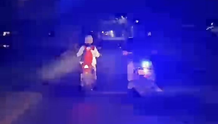 Pulang Dini Hari Sendirian, Buruh Pabrik Dikawal Polisi