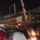 Ambulans Terjebak Macet di Perlintasan Cikampek, Warga Desak Pembangunan Underpass