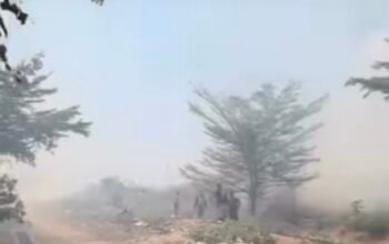 Kebakaran Melanda Lahan Kosong di Pondok Melati 2 Cikampek, Api Merambat ke Sejumlah Rumah