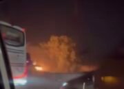 Nahas! Truk Terbakar di Exit Tol Karawang Timur Arah Cikampek