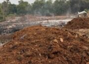 Pemdes Pangulah Selatan Tata Bekas Lokasi Sampah, 5 Truk Tanah Merah Digunakan