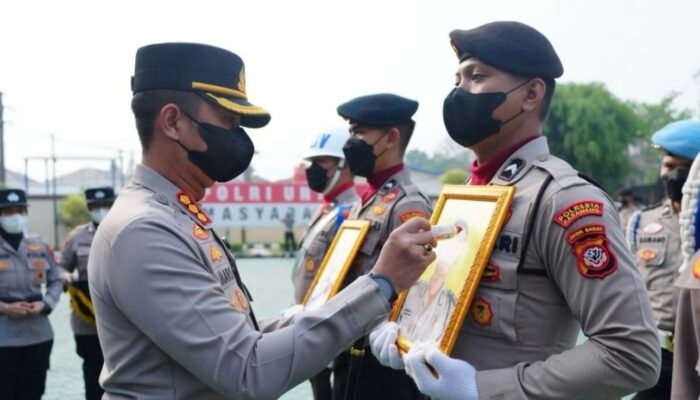Langgar Kode Etik dan Disiplin, Dua Polisi di Karawang Dipecat Tidak Hormat