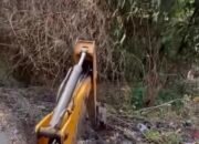 Usai Dikeluhkan Warga, Sampah Liar di Pucung Karawang Langsung Diangkut
