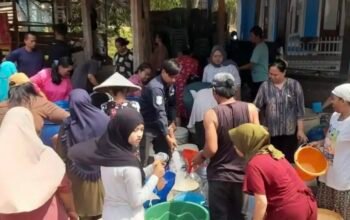 Krisis Air Bersih Meluas, 8.422 KK di Karawang Terima Bantuan Air