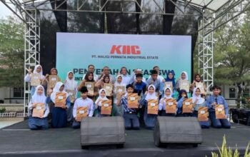 Dukung Pendidikan Karawang, KIIC Beri Beasiswa untuk 280 Siswa