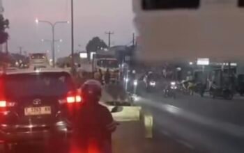 Kecelakaan Terjadi di Purwasari Karawang, Pengendara Motor Alami Luka-Luka