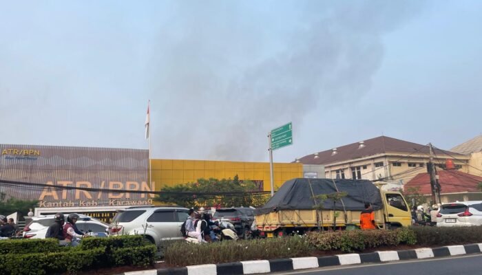 Kantor ATR BPN Karawang Terbakar, Pelayanan Publik Lumpuh