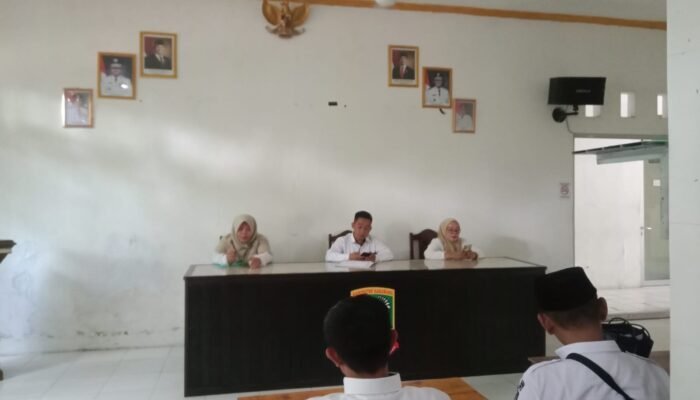 BPD Mekarbuana Pimpin Kegiatan Minggon di Kantor Desa