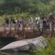Geger! Mobil dan Motor Terjun ke Sungai di Ciampel Karawang