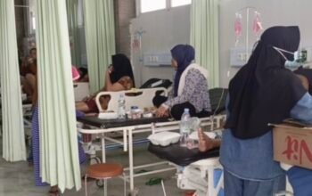 Diduga Terpapar Bahan Kimia PT Pindo Deli, 25 Warga Kutamekar Dirawat di Rumah Sakit