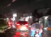 Hujan Picu Luapan Air di Underpass Gorowong Karawang, Pengendara Harap Waspada