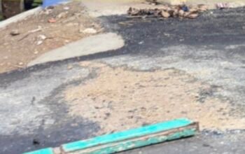 Proyek Drainase Disorot, Kondisi Jalan Cikalong-Cilamaya Dikeluhkan Warga