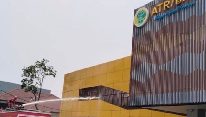 Puslabfor Mabes Polri Periksa Lokasi Kebakaran BPN Karawang, Begini Kondisi Gedungnya Saat Ini