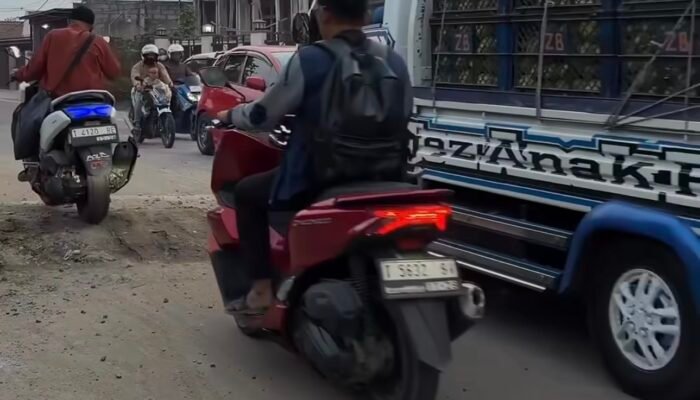 Pengerjaan Drainase di Jatisari Tuai Keluhan, Permukaan Jalan Dinilai Kurang Rapi
