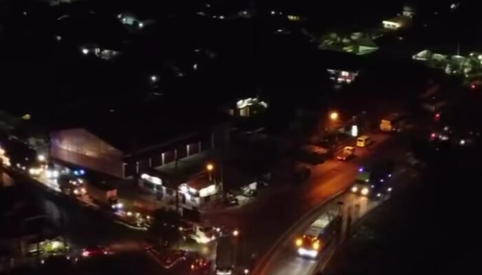 Arus Lalu Lintas Simpang Jomin-Pangulah Karawang Masih Padat hingga Malam