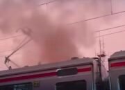 KRL Jakarta Kota-Bogor Mengeluarkan Asap, KAI Ungkap Gangguan pada Pantograf